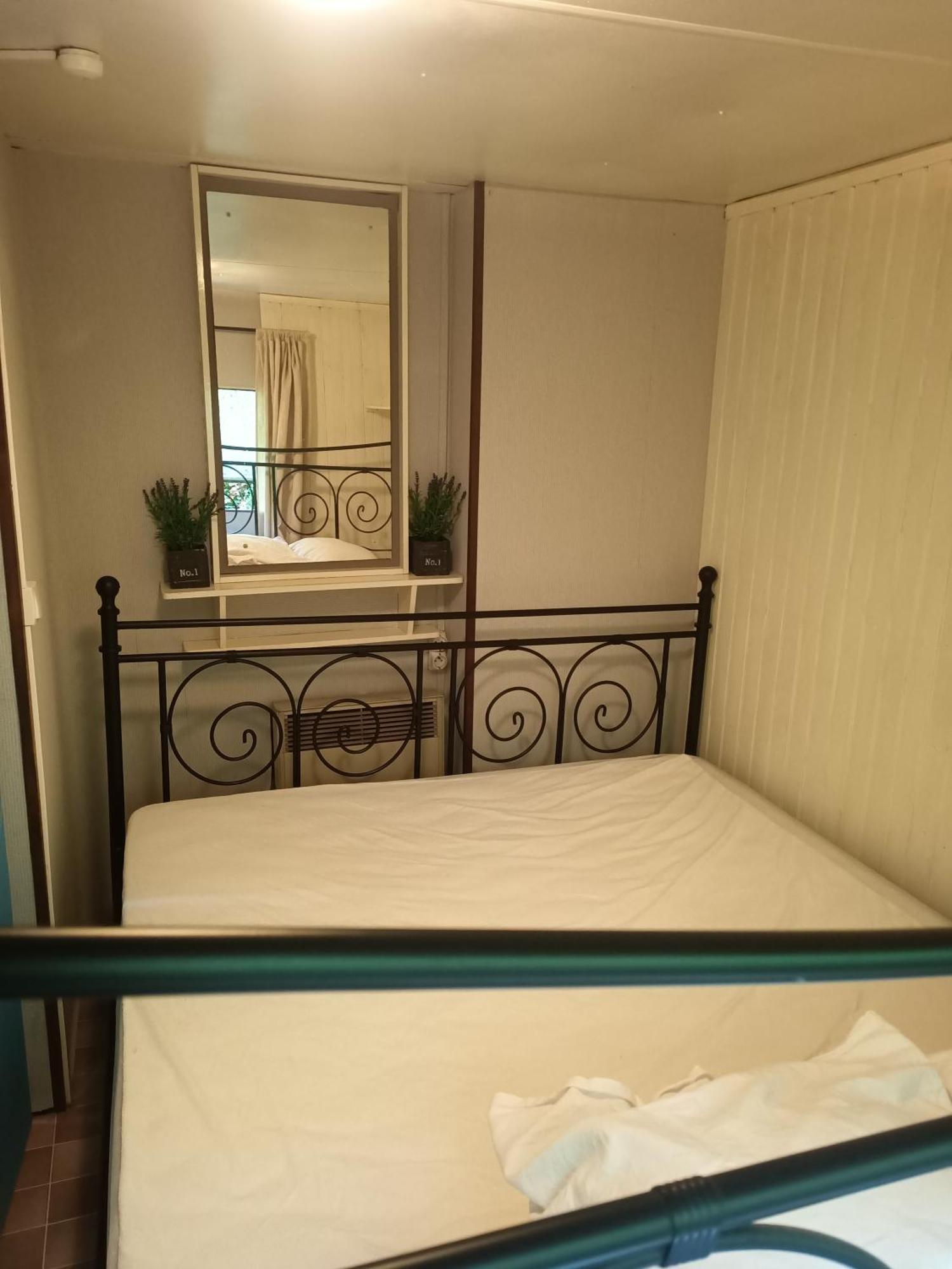 Ferme Les Therondels Saint-Pons-de-Thomieres Zimmer foto